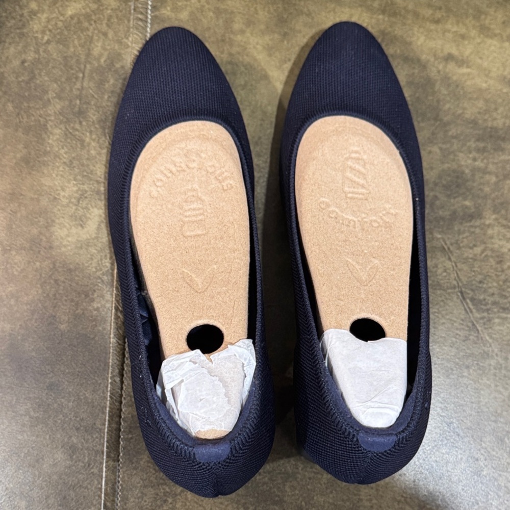VIVAIA Tamia Navy Almond Toe Block Heel Pumps – Sustainable – New